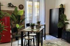 L'area colazione La Monstera Rooms.