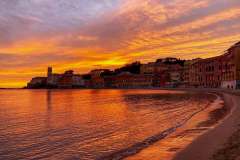 Un bellissimo tramonto a Sestri Levante, nella Baia del Silenzio, a circa 2km da noi.